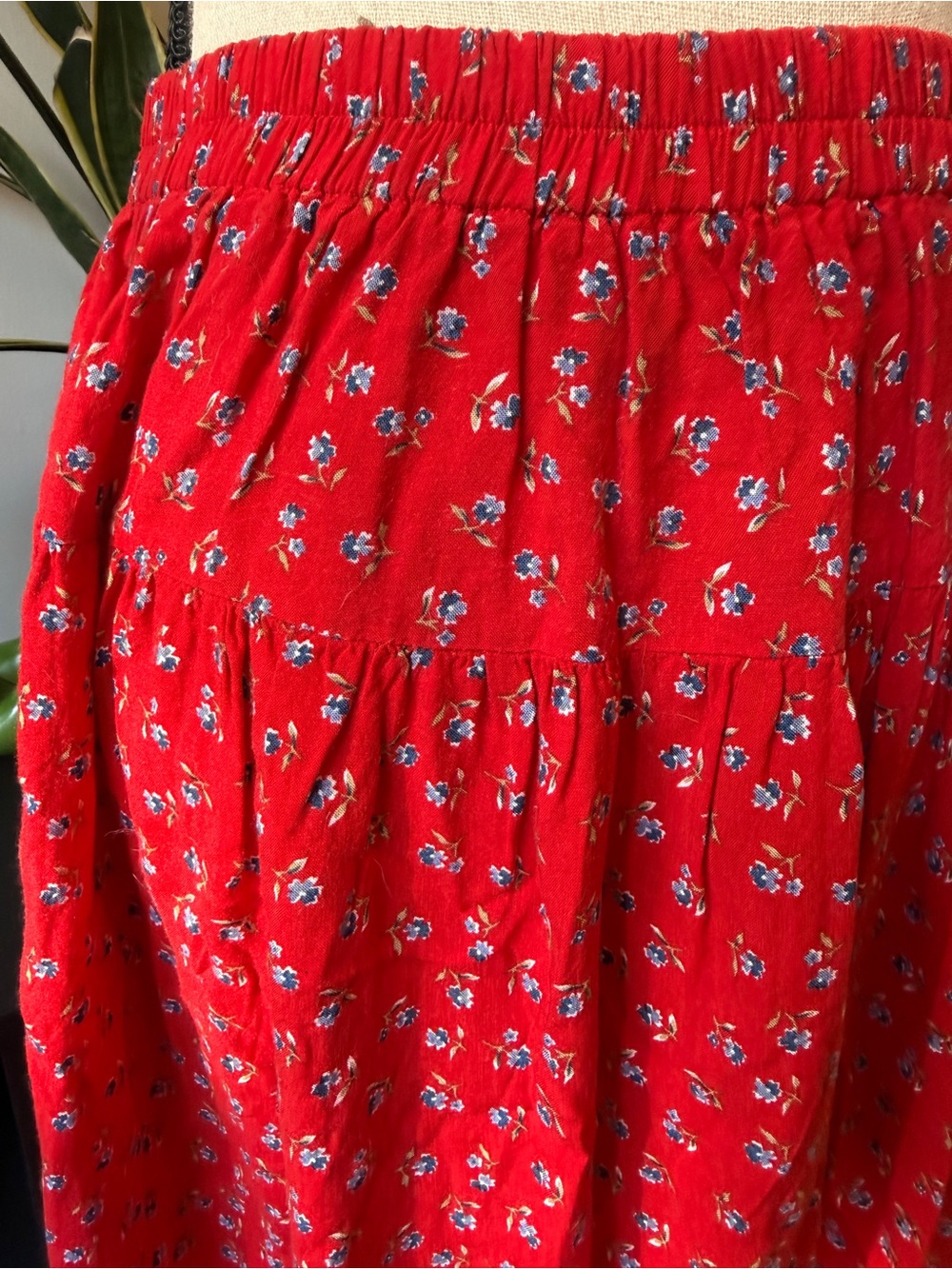 Vintage Red Floral Elastic-Waist Maxi Skirt - Picture 3 of 9